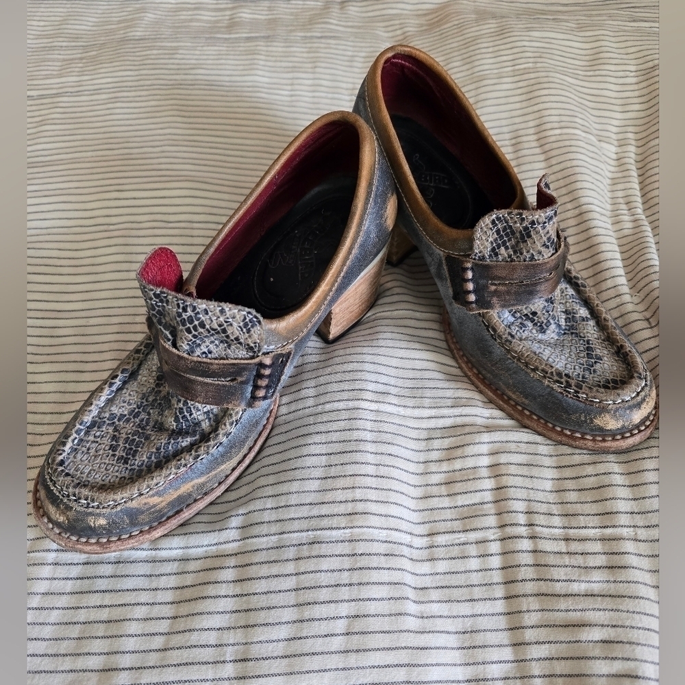 Freebird By Steven Chevelle Womens Heeled Loafers Snake Skin Sz 6 Brown